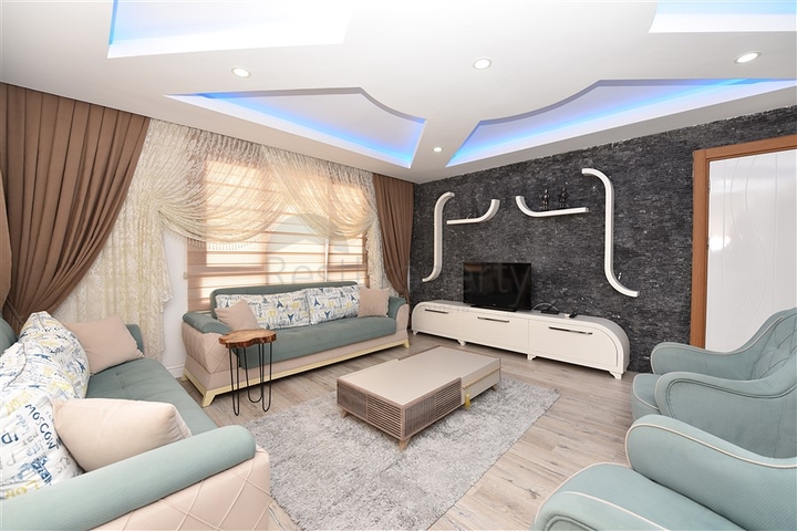 دوبلكس فاخرة - ثلاث غرف وصالة مفروشة - في مهوتلار / الانيا 