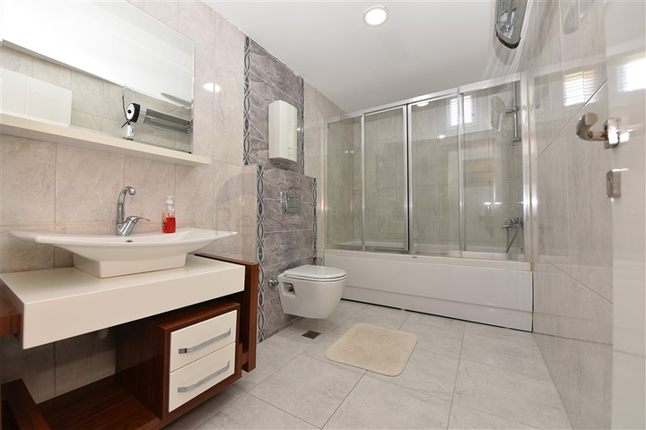 دوبلكس فاخرة - ثلاث غرف وصالة مفروشة - في مهوتلار / الانيا 