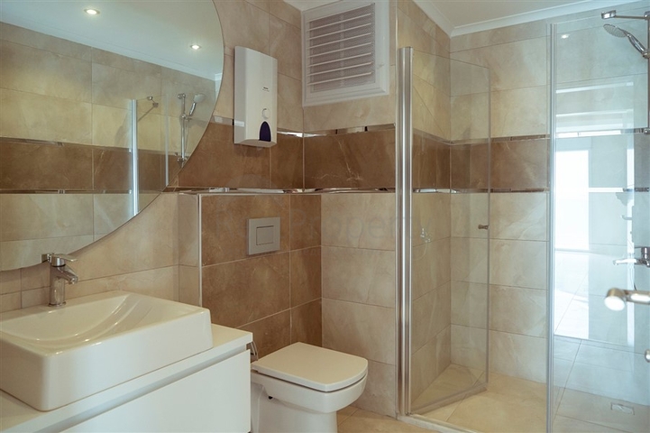 شقق بتصاميم متنوعة ضمن مجمع سكني حديث في مهموتلار / الانيا 