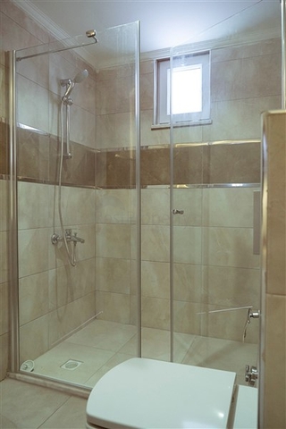 شقق بتصاميم متنوعة ضمن مجمع سكني حديث في مهموتلار / الانيا 