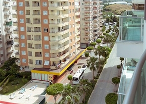 شقق بتصاميم متنوعة ضمن مجمع سكني حديث في مهموتلار / الانيا 