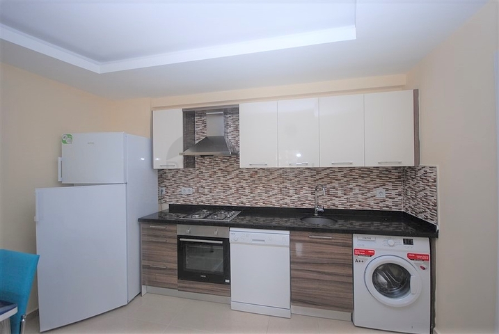 شقة مفروشة غرفة نوم وصالة في منطقة حيوية - مهموتلار / الانيا 