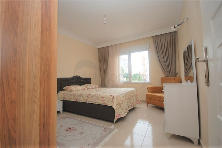 شقة مفروشة غرفة نوم وصالة في منطقة حيوية - مهموتلار / الانيا 