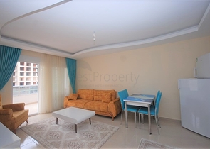 شقة مفروشة غرفة نوم وصالة في منطقة حيوية - مهموتلار / الانيا 