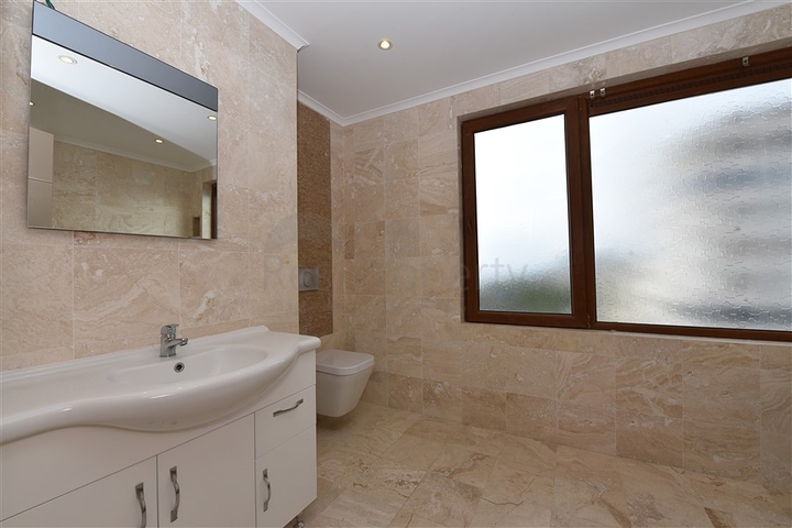 اطلالة بحر مباشرة - عرض مميز - دوبلكس غرفتين وصالة ضمن مجمع سكني في مهموتلار / الانيا 