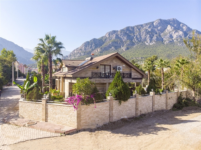 فيلا منفصلة 3 + 1 مع الأثاث في كيمير