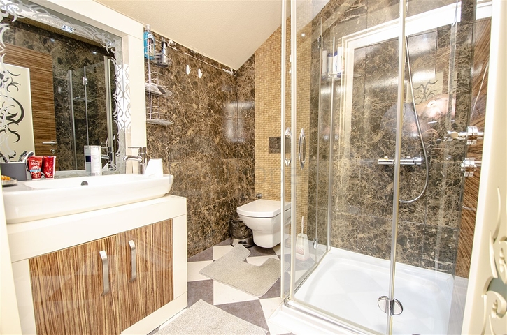 فيلا منفصلة 3 + 1 مع الأثاث في كيمير