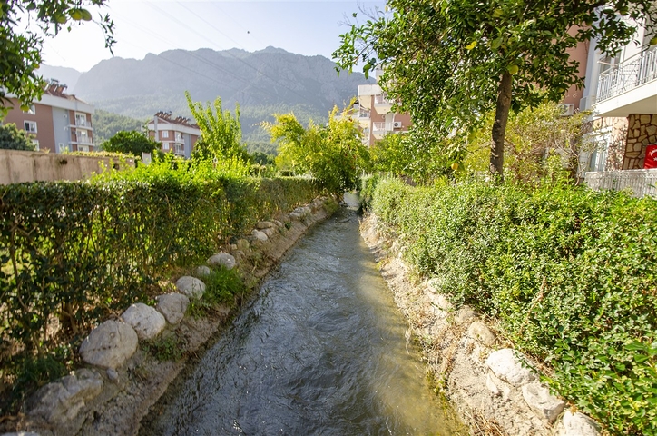 شقة فسيحة في Aslanbucak Kemer