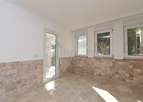 فيلا مستقلة - اطلالة بحر وقلعة - بسعر منافس - في مركز الانيا 