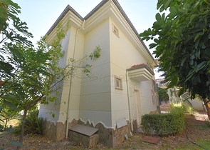 فيلا مستقلة - اطلالة بحر وقلعة - بسعر منافس - في مركز الانيا 