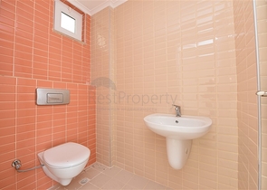 فيلا مستقلة - اطلالة بحر وقلعة - بسعر منافس - في مركز الانيا 