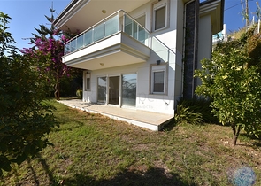 فيلا مستقلة - اطلالة بحر وقلعة - بسعر منافس - في مركز الانيا 