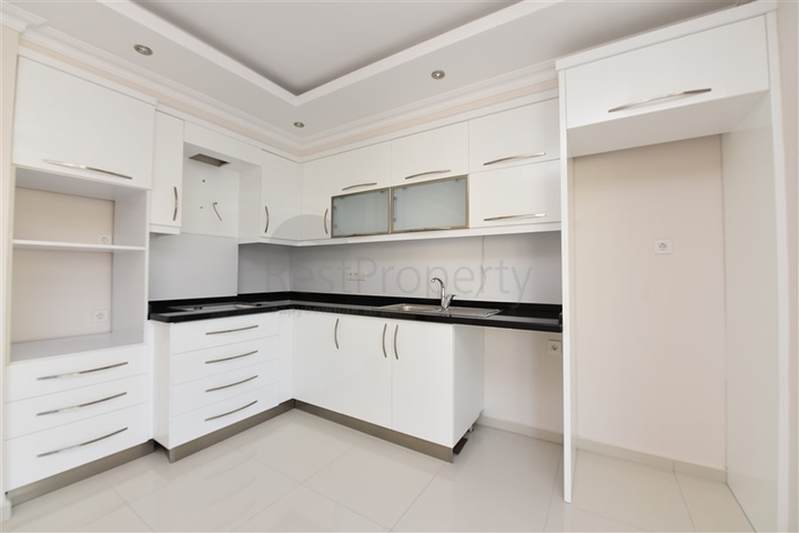 قريبة من البحر - شقة غرفتين وصالة في منطقة اوبا / الانيا 