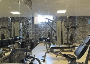 قريبة من البحر - شقة غرفتين وصالة في منطقة اوبا / الانيا 