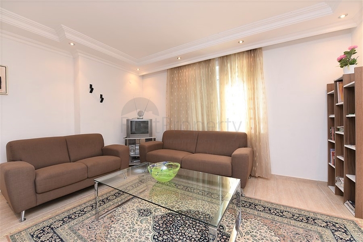 شقة غرفتين وصالة ضمن مجمع سكني في منطقة اوبا - الانيا 