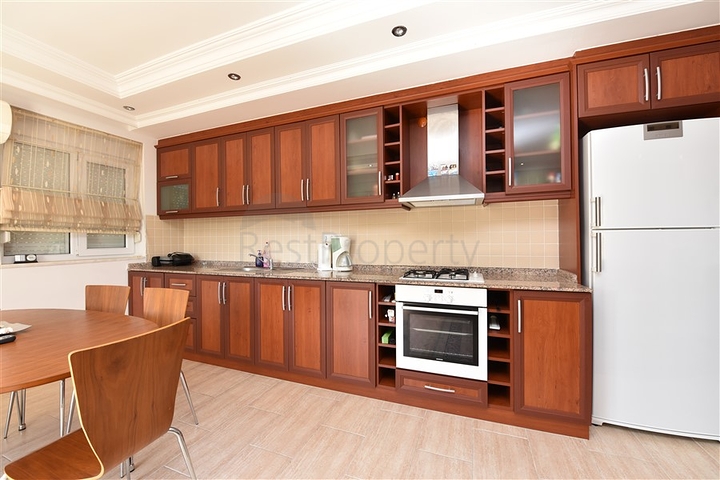 شقة غرفتين وصالة ضمن مجمع سكني في منطقة اوبا - الانيا 