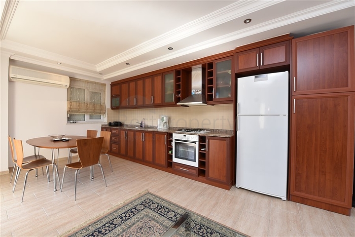 شقة غرفتين وصالة ضمن مجمع سكني في منطقة اوبا - الانيا 