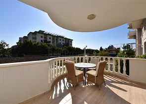 شقة غرفتين وصالة ضمن مجمع سكني في منطقة اوبا - الانيا 