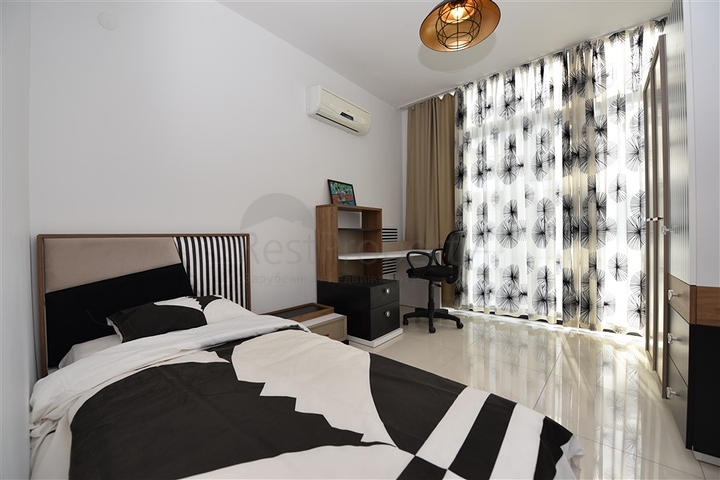 شقة عائلية مفروشة - 3 غرف وصالة - ضمن مجمع سكني فاخر في كاستل / الانيا 