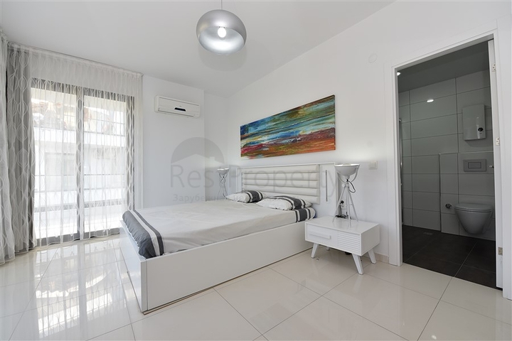 شقة عائلية مفروشة - 3 غرف وصالة - ضمن مجمع سكني فاخر في كاستل / الانيا 