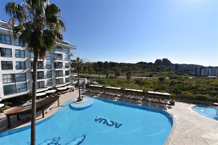 شقة عائلية مفروشة - 3 غرف وصالة - ضمن مجمع سكني فاخر في كاستل / الانيا 