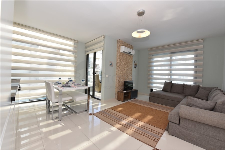 شقة عائلية مفروشة - 3 غرف وصالة - ضمن مجمع سكني فاخر في كاستل / الانيا 