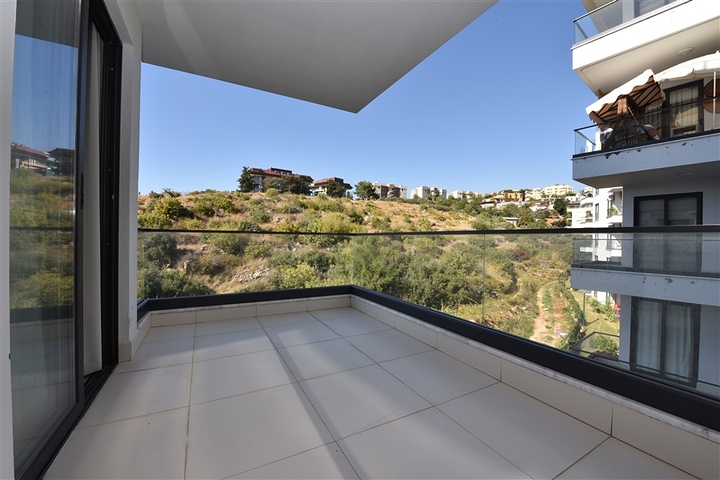 شقة عائلية مفروشة - 3 غرف وصالة - ضمن مجمع سكني فاخر في كاستل / الانيا 