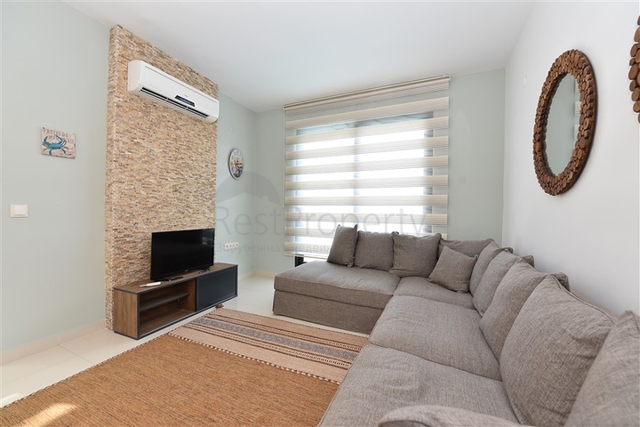 شقة عائلية مفروشة - 3 غرف وصالة - ضمن مجمع سكني فاخر في كاستل / الانيا 