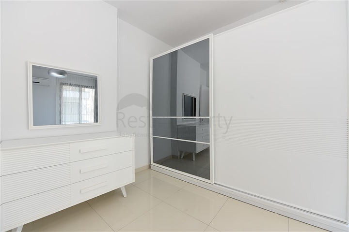 شقة عائلية مفروشة - 3 غرف وصالة - ضمن مجمع سكني فاخر في كاستل / الانيا 