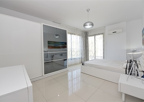 شقة عائلية مفروشة - 3 غرف وصالة - ضمن مجمع سكني فاخر في كاستل / الانيا 