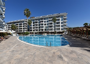 شقة عائلية مفروشة - 3 غرف وصالة - ضمن مجمع سكني فاخر في كاستل / الانيا 