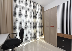 شقة عائلية مفروشة - 3 غرف وصالة - ضمن مجمع سكني فاخر في كاستل / الانيا 