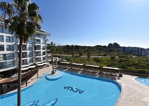 شقة عائلية مفروشة - 3 غرف وصالة - ضمن مجمع سكني فاخر في كاستل / الانيا 