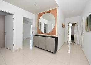 شقة عائلية مفروشة - 3 غرف وصالة - ضمن مجمع سكني فاخر في كاستل / الانيا 