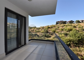 شقة عائلية مفروشة - 3 غرف وصالة - ضمن مجمع سكني فاخر في كاستل / الانيا 