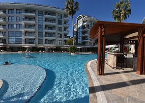 شقة عائلية مفروشة - 3 غرف وصالة - ضمن مجمع سكني فاخر في كاستل / الانيا 