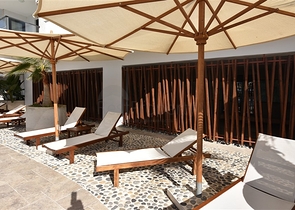 شقة عائلية مفروشة - 3 غرف وصالة - ضمن مجمع سكني فاخر في كاستل / الانيا 