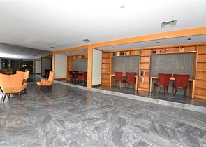 شقة عائلية مفروشة - 3 غرف وصالة - ضمن مجمع سكني فاخر في كاستل / الانيا 