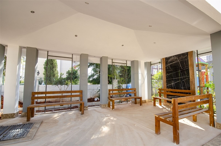 شقق 3 + 1 واسعة في مجمع في منطقة كيبيز أنطاليا