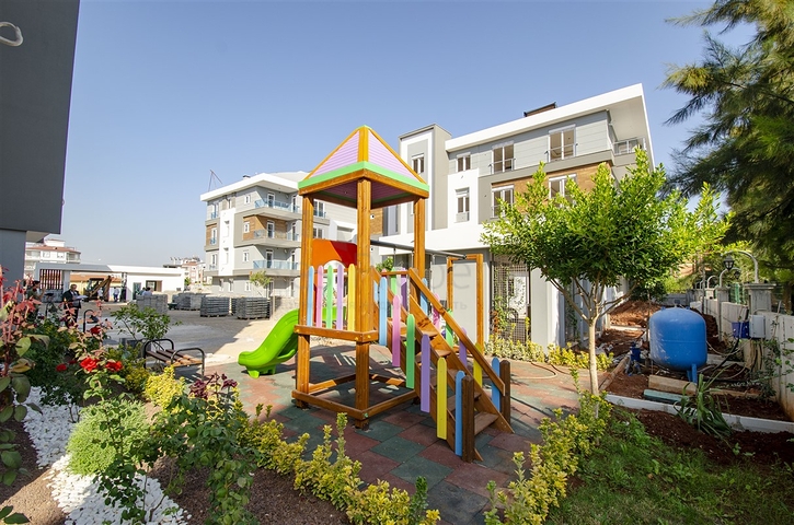 شقق 3 + 1 واسعة في مجمع في منطقة كيبيز أنطاليا