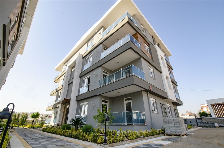 شقق 3 + 1 واسعة في مجمع في منطقة كيبيز أنطاليا