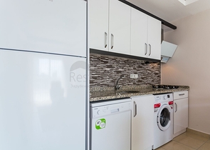 اطلالة بحر - سعر مميز - شقة مفروشة من تصميم غرفة وصالة في كارجي جاك / الانيا 