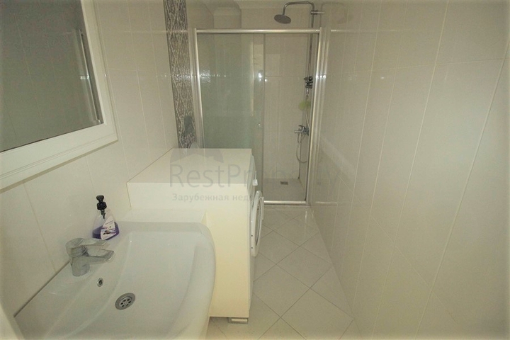 موقع مميز - شقة غرفة وصالة ضمن مجمع سكني حديث في اوبا / الانيا 