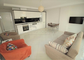 موقع مميز - شقة غرفة وصالة ضمن مجمع سكني حديث في اوبا / الانيا 