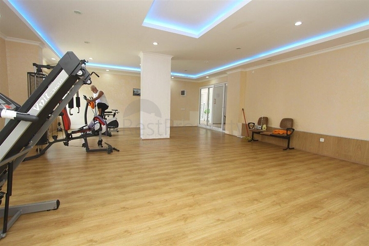 شقة غرفة وصالة مفروشة ضمن مجمع سكني في منطقة توسمور / الانيا 