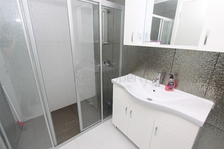 شقة غرفة وصالة مفروشة ضمن مجمع سكني في منطقة توسمور / الانيا 