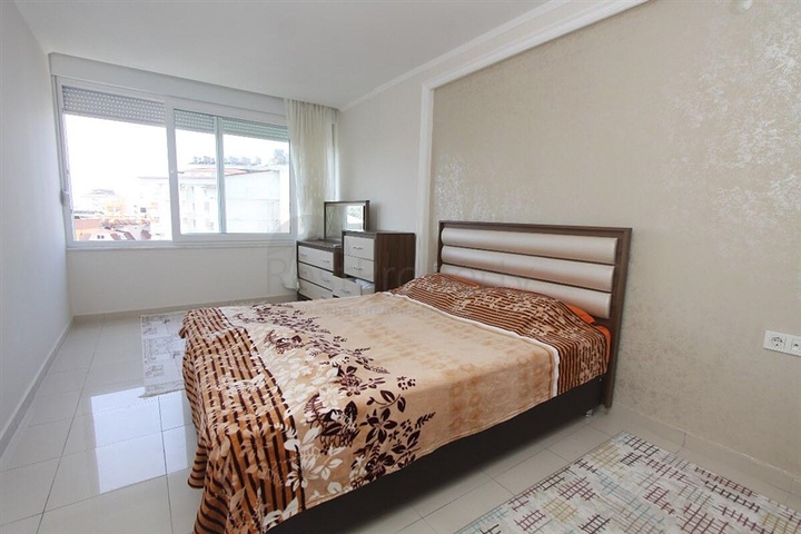 شقة غرفة وصالة مفروشة ضمن مجمع سكني في منطقة توسمور / الانيا 