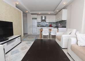 شقة غرفة وصالة مفروشة ضمن مجمع سكني في منطقة توسمور / الانيا 