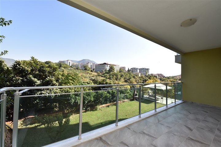 منزل العائلة - دوبلكس فاخرة - 4 غرف نوم وصالة في كاستل / الانيا 