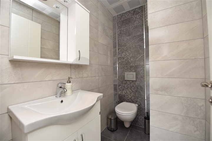 منزل العائلة - دوبلكس فاخرة - 4 غرف نوم وصالة في كاستل / الانيا 